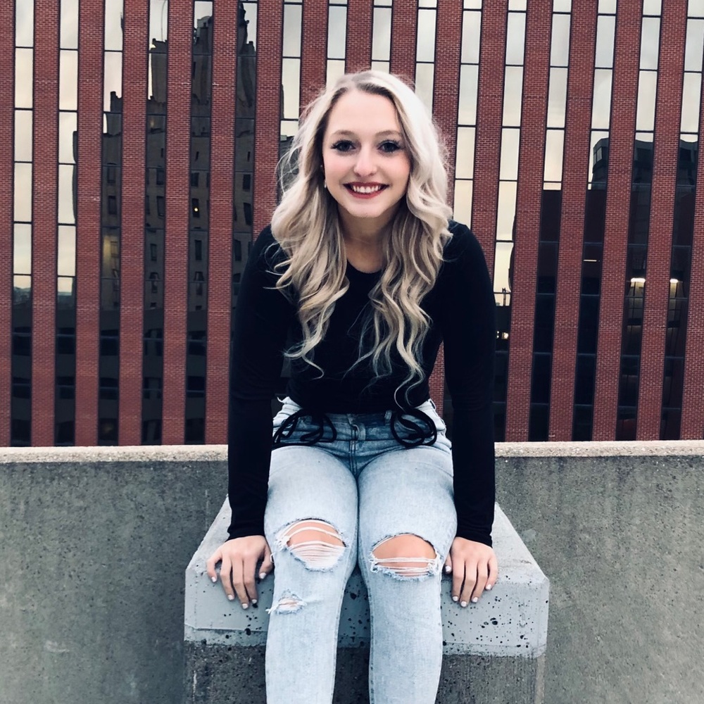 Meet your Posher, Caitlin
